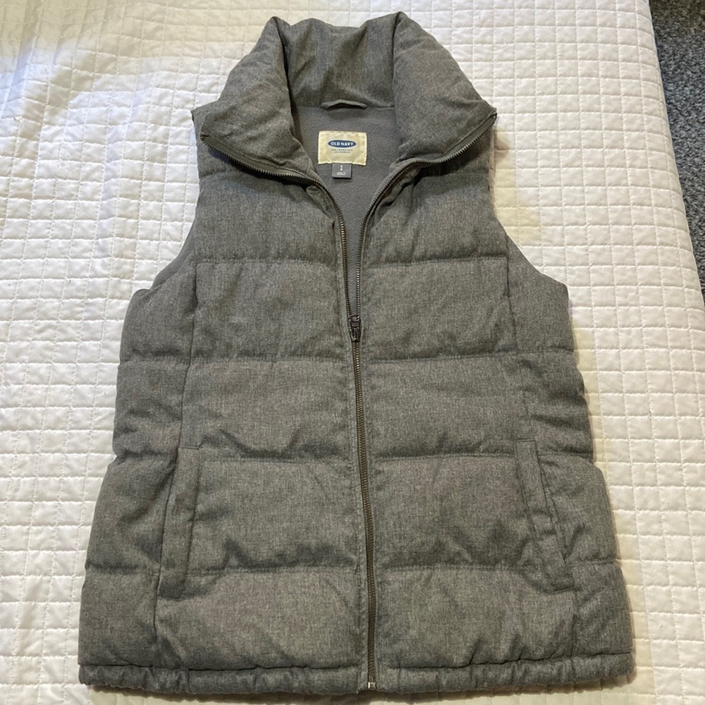 Old Navy Brand, Grey Puffer Vest. Size S.